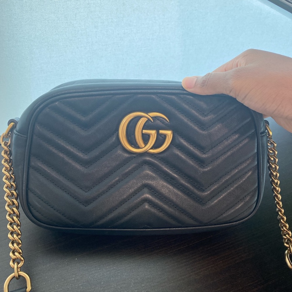 Gucci marmont matelassé cross body bag